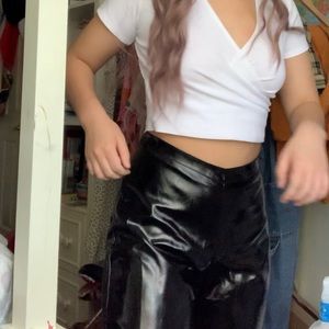Shiny faux leather I.AM.GIA cigarette pants